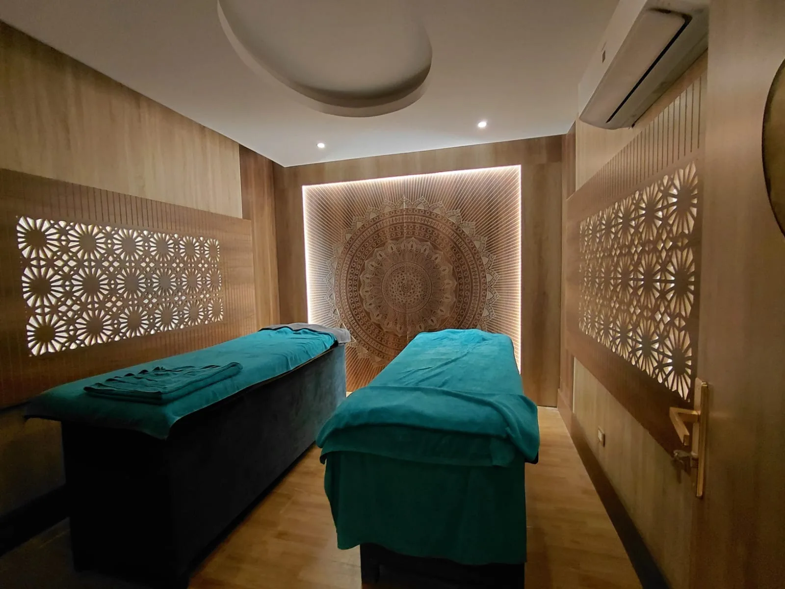 White Island Snorkeling Cruise + Relaxing Massage — 1